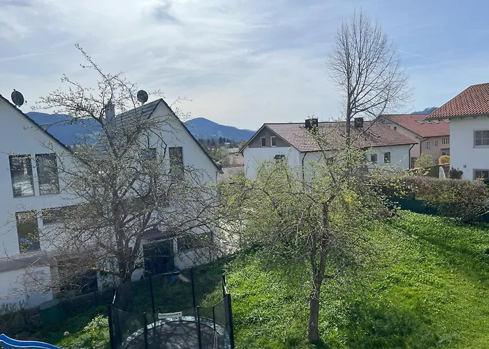 Helle, Ruhige Ferienwohnung Mit Balkon