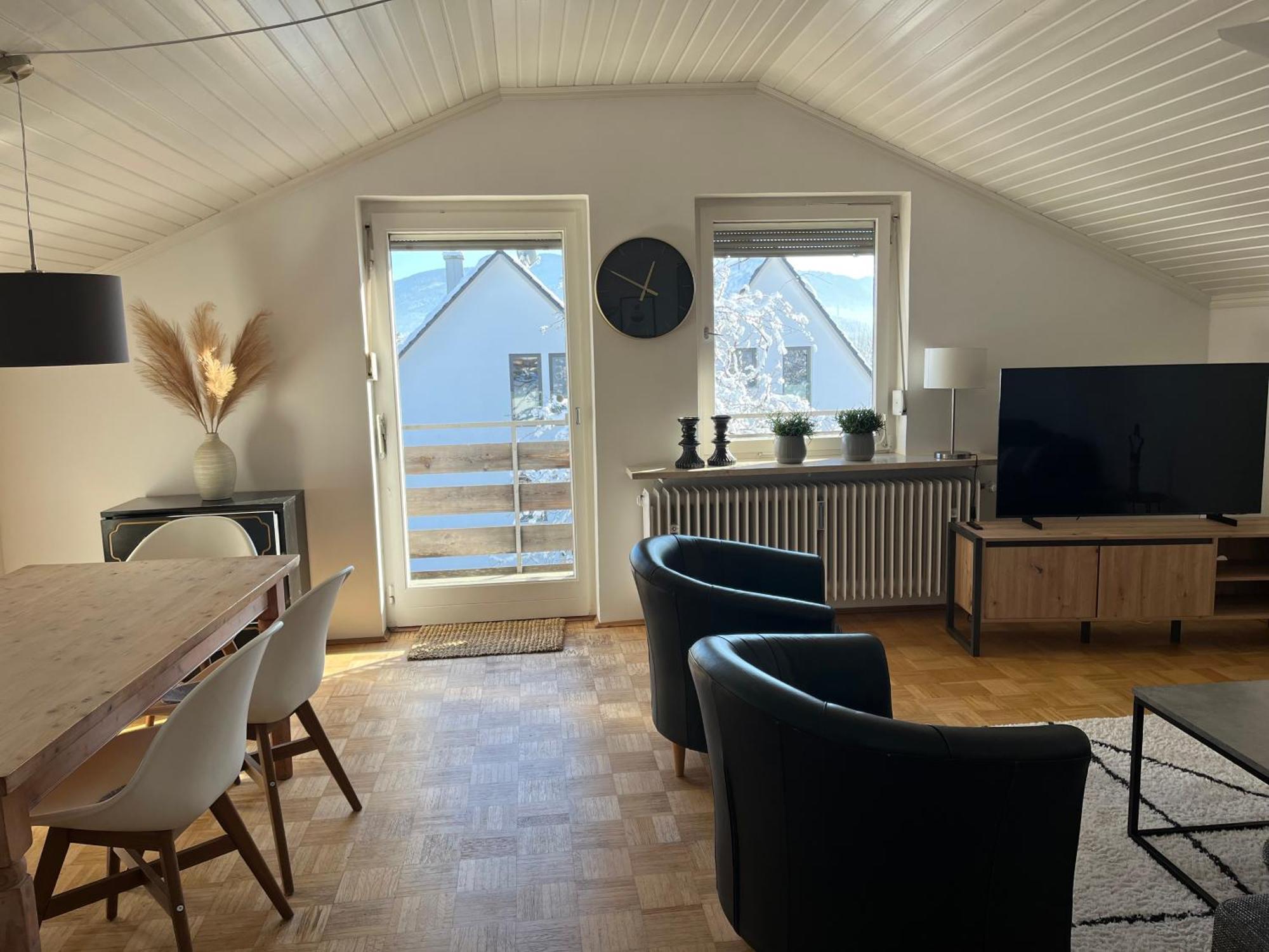 Helle, Ruhige Mit Balkon *