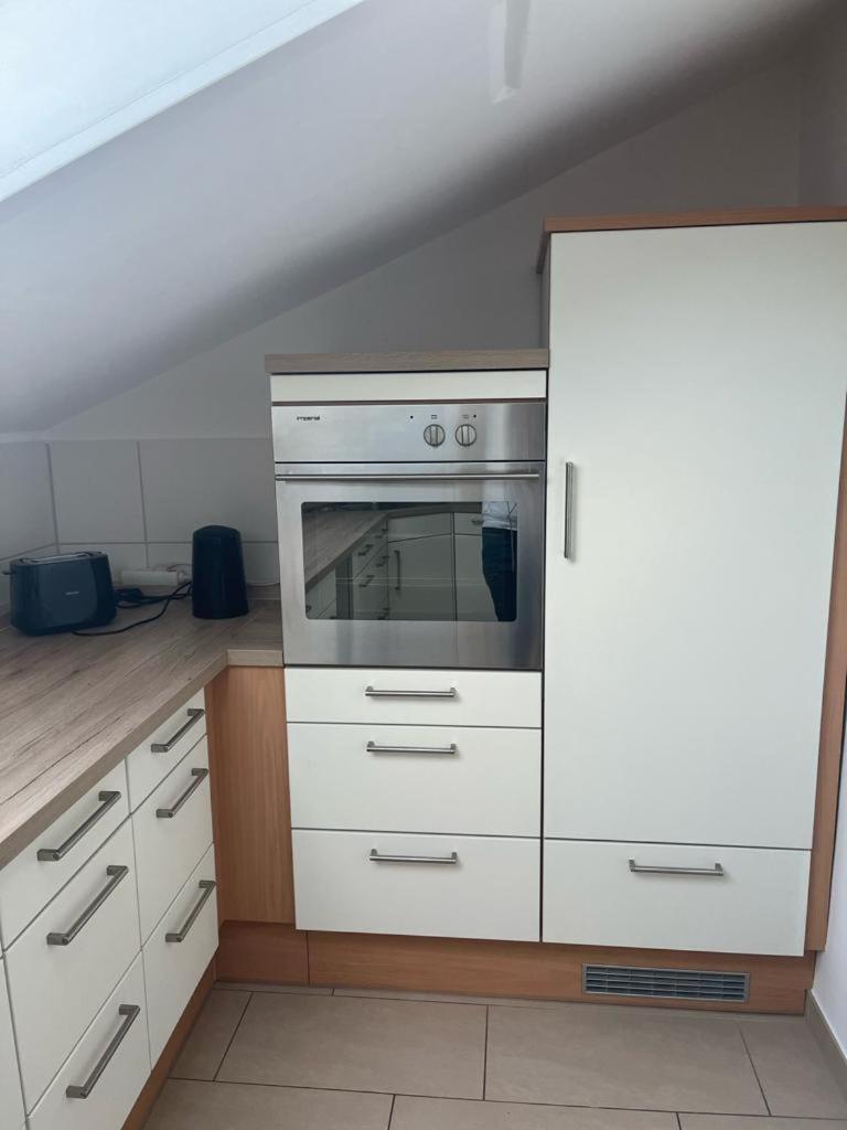 Helle, Ruhige Mit Balkon Appartement